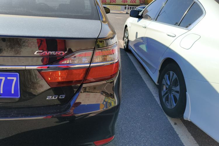 Used Toyota Camry 2016 2.0G 10th Anniversary Leading Edition Right Rear Taillight