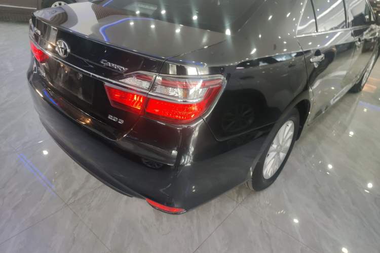 Used Toyota Camry 2016 2.0G 10th Anniversary Leading Edition Right Rear Taillight