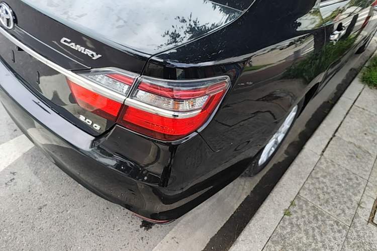 Used Toyota Camry 2016 2.0G 10th Anniversary Leading Edition Right Rear Taillight
