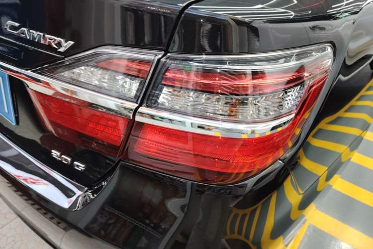 Used Toyota Camry 2016 2.0G 10th Anniversary Leading Edition Right Rear Taillight