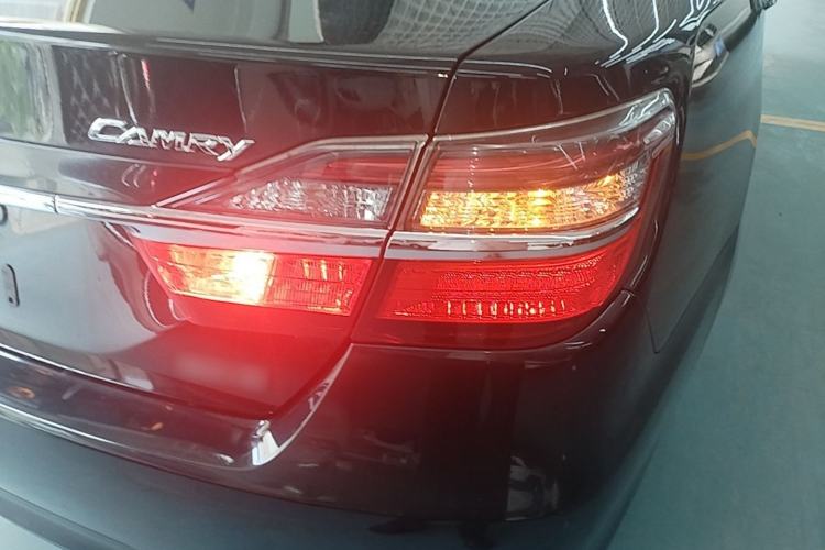 Used Toyota Camry 2016 2.0G 10th Anniversary Leading Edition Right Rear Taillight