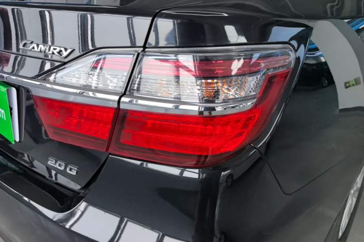Used Toyota Camry 2016 2.0G 10th Anniversary Leading Edition Right Rear Taillight