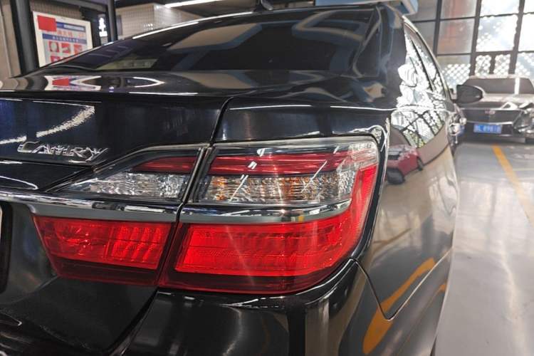 Used Toyota Camry 2016 2.0E 10th Anniversary Elite Edition Right Rear Taillight