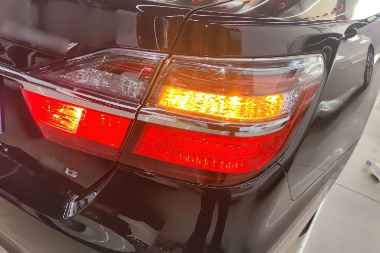 Used Toyota Camry 2016 2.0G 10th Anniversary Leading Edition Right Rear Taillight