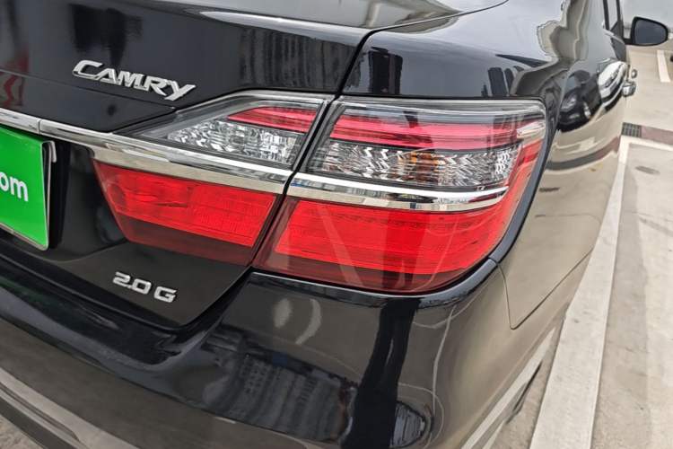 Used Toyota Camry 2016 2.0G 10th Anniversary Leading Edition Right Rear Taillight