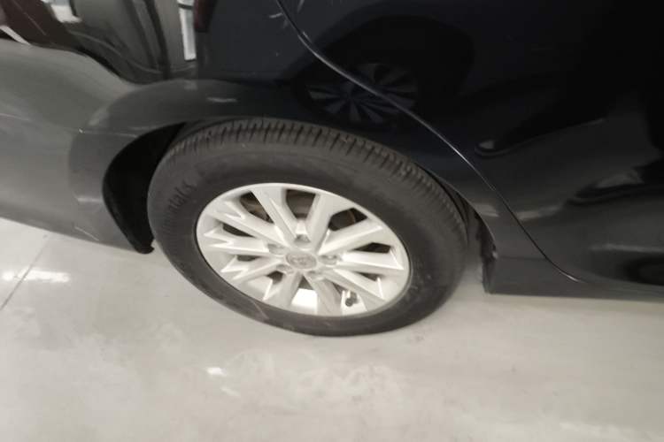 Used Toyota Camry 2016 2.0E 10th Anniversary Elite Edition Right Rear Wheel Hub