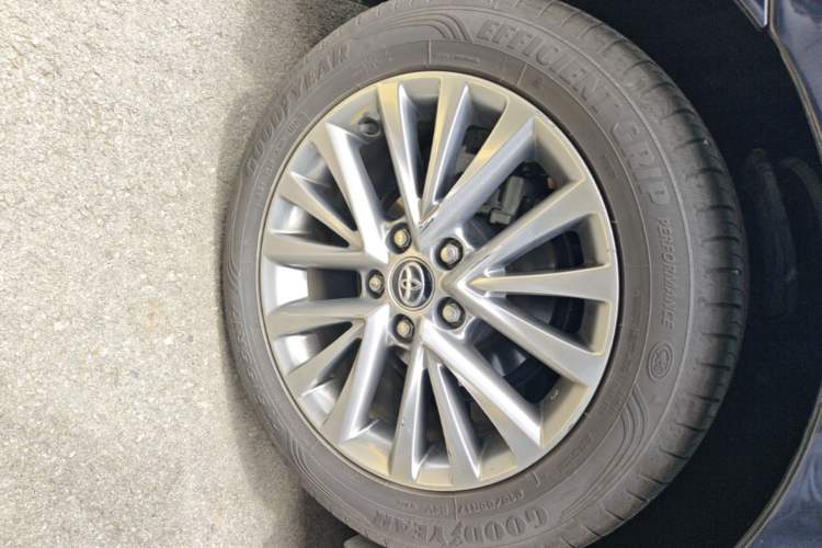 Used Toyota Camry 2016 2.5G 10th Anniversary Deluxe Navigation Edition Right Rear Wheel Hub