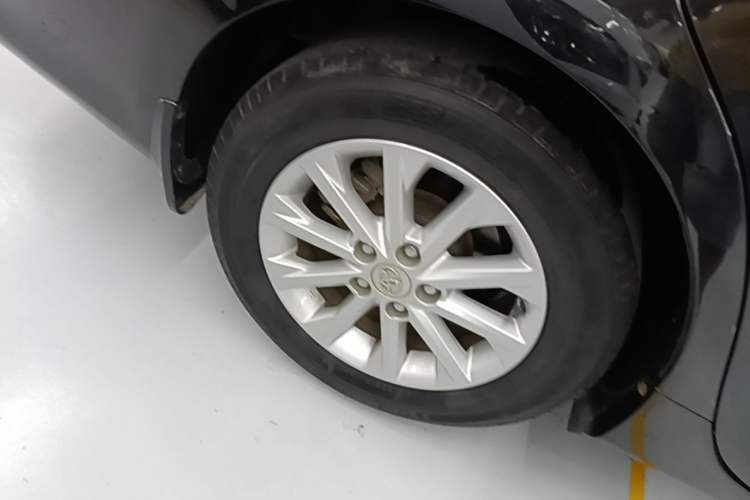 Used Toyota Camry 2016 2.0E 10th Anniversary Elite Edition Right Rear Wheel Hub