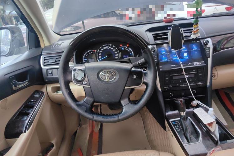 Used Toyota Camry 2016 2.0G 10th Anniversary Leading Edition Steering Wheel