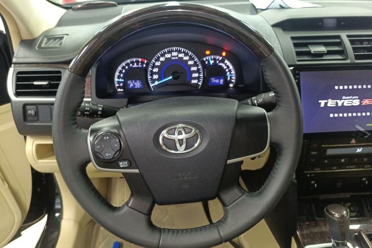 Used Toyota Camry 2016 2.0G 10th Anniversary Leading Edition Steering Wheel