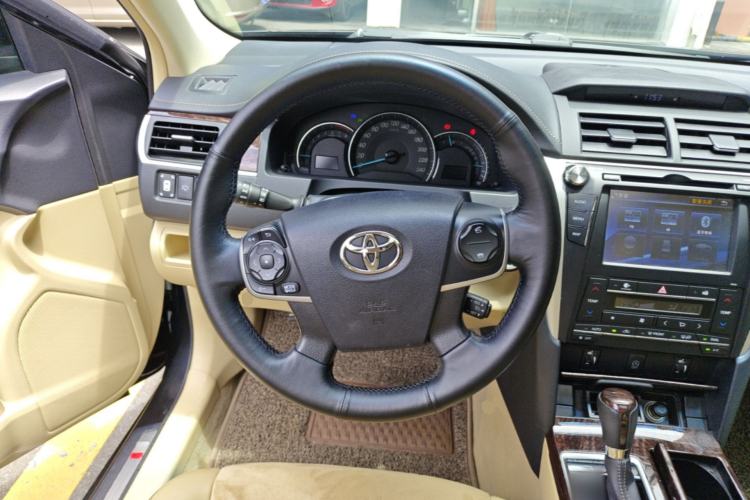 Used Toyota Camry 2016 2.5G 10th Anniversary Deluxe Navigation Edition Steering Wheel