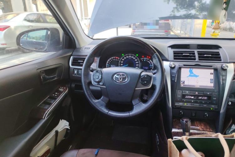 Used Toyota Camry 2016 2.5G 10th Anniversary Deluxe Navigation Edition Steering Wheel