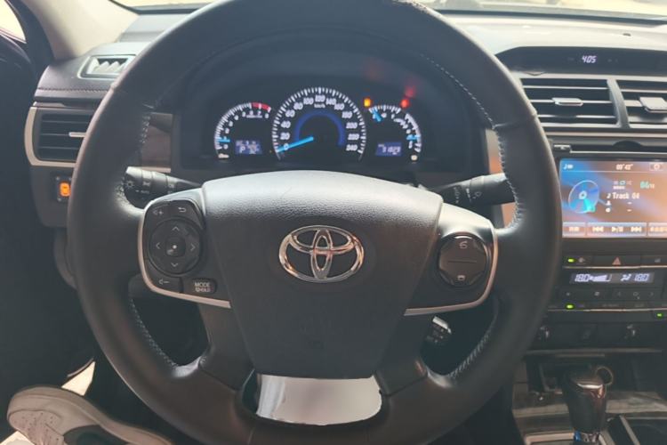 Used Toyota Camry 2016 2.5G 10th Anniversary Deluxe Navigation Edition Steering Wheel