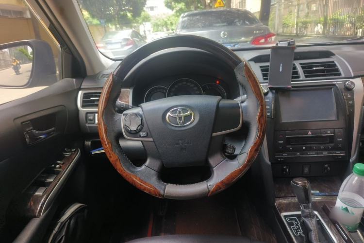 Used Toyota Camry 2016 2.0G 10th Anniversary Leading Edition Steering Wheel