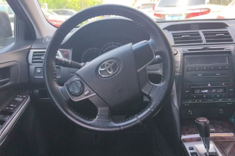 Used Toyota Camry 2016 2.0G 10th Anniversary Leading Edition Steering Wheel
