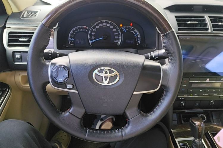 Used Toyota Camry 2016 2.0G 10th Anniversary Leading Edition Steering Wheel