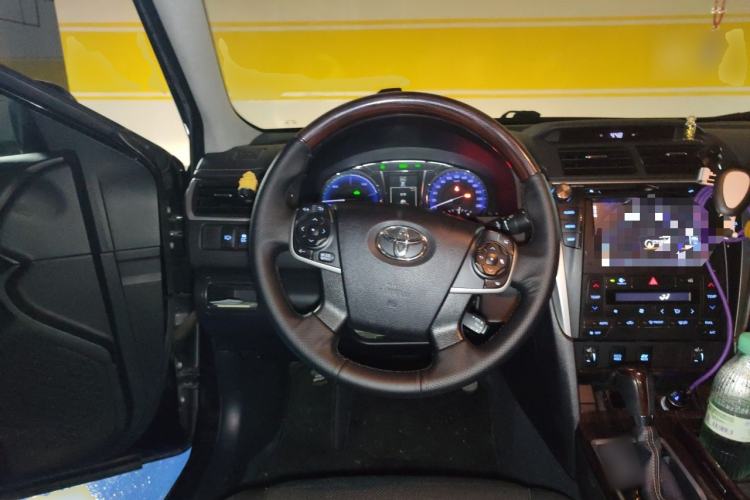 Used Toyota Camry 2016 Dual-Engine 2.5 HG 10th Anniversary Deluxe Navigation Edition Steering Wheel