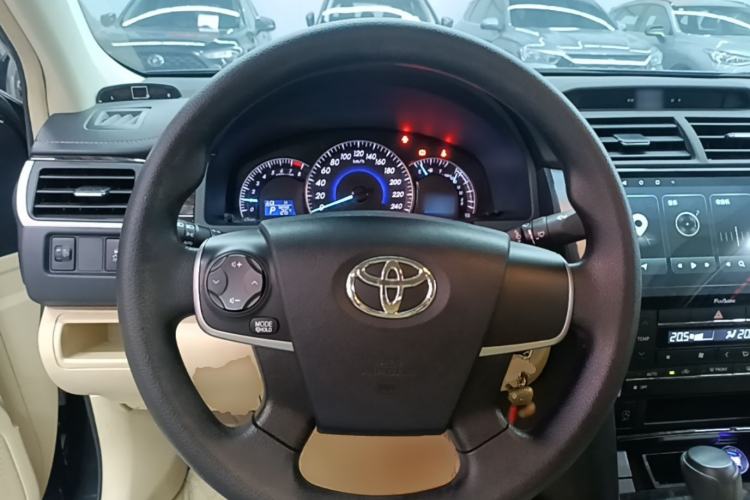 Used Toyota Camry 2016 2.0E 10th Anniversary Elite Edition Steering Wheel