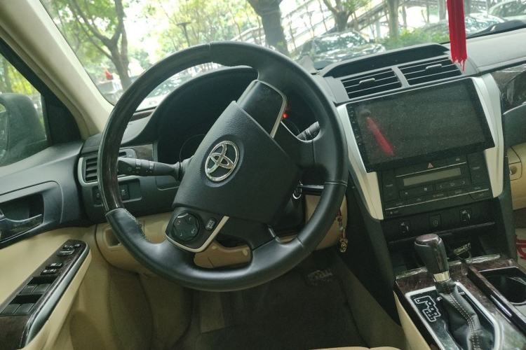 Used Toyota Camry 2016 2.0G 10th Anniversary Leading Edition Steering Wheel