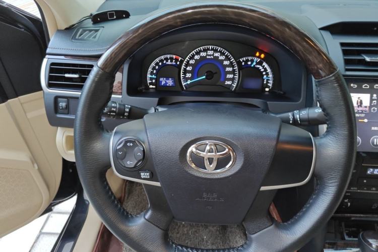 Used Toyota Camry 2016 2.0G 10th Anniversary Leading Edition Steering Wheel
