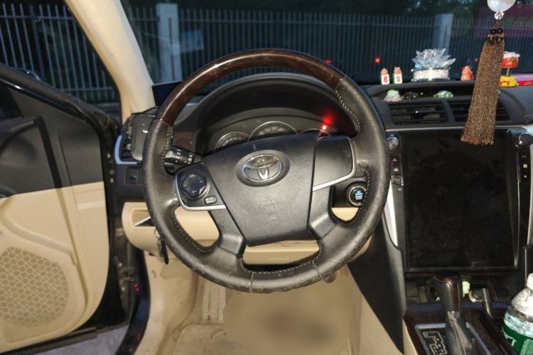 Used Toyota Camry 2016 2.0G 10th Anniversary Leading Edition Steering Wheel