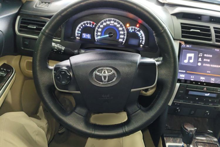 Used Toyota Camry 2016 2.0G 10th Anniversary Leading Edition Steering Wheel