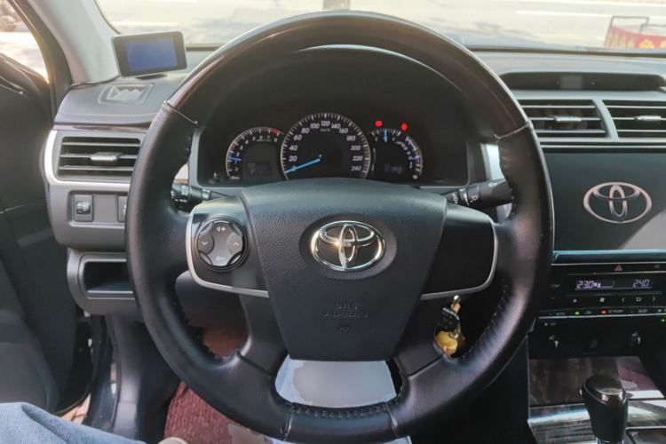 Used Toyota Camry 2016 2.0G 10th Anniversary Leading Edition Steering Wheel