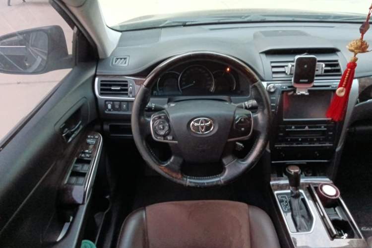 Used Toyota Camry 2016 2.5G 10th Anniversary Deluxe Navigation Edition Steering Wheel