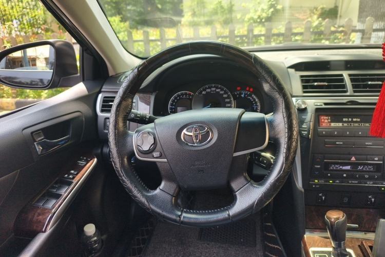 Used Toyota Camry 2016 2.0G 10th Anniversary Leading Edition Steering Wheel