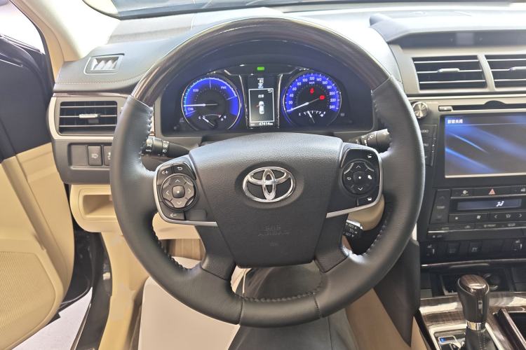 Used Toyota Camry 2016 Dual-Engine 2.5 HG 10th Anniversary Deluxe Navigation Edition Steering Wheel