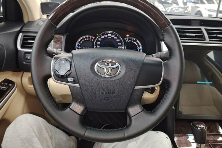 Used Toyota Camry 2016 2.0G 10th Anniversary Leading Edition Steering Wheel