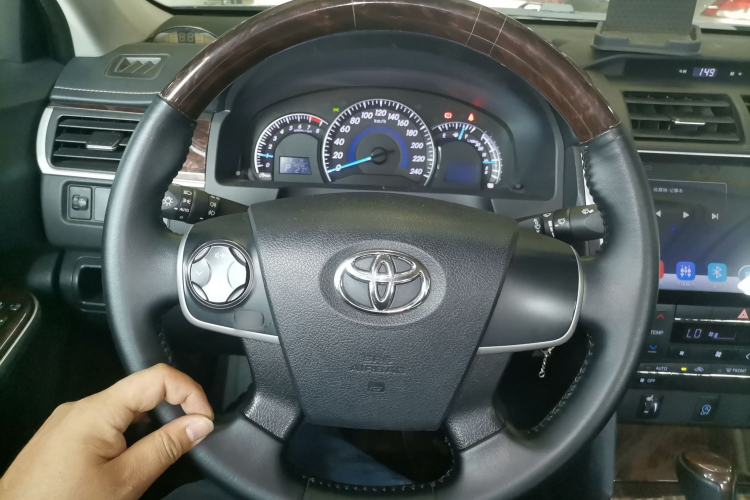 Used Toyota Camry 2016 2.0G 10th Anniversary Leading Edition Steering Wheel