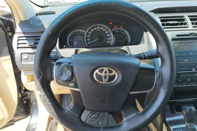 Used Toyota Camry 2016 2.0E 10th Anniversary Elite Edition Steering Wheel