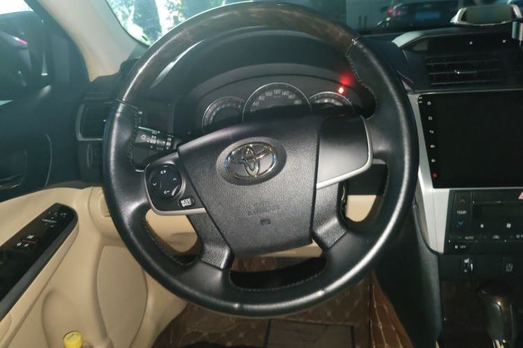Used Toyota Camry 2016 2.0G 10th Anniversary Leading Edition Steering Wheel
