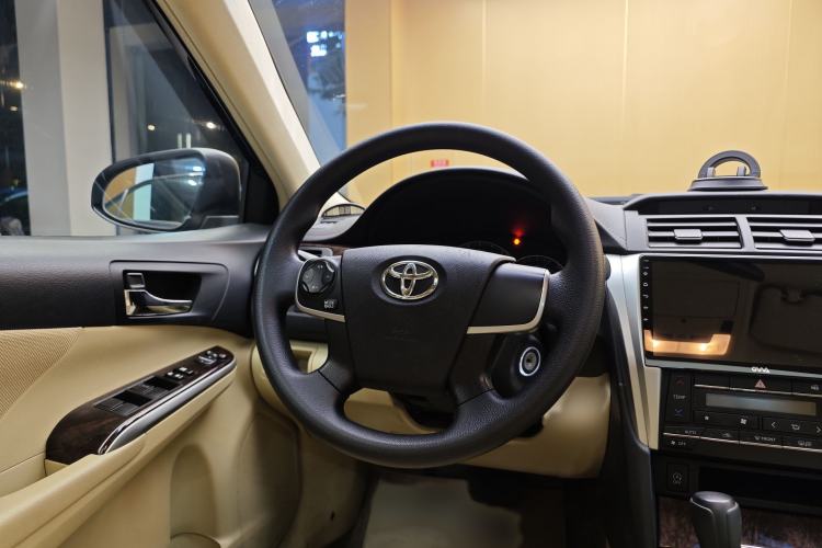 Used Toyota Camry 2016 2.0E 10th Anniversary Elite Edition Steering Wheel