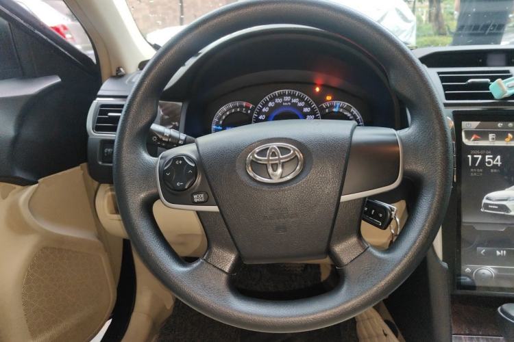 Used Toyota Camry 2016 2.0E 10th Anniversary Elite Edition Steering Wheel