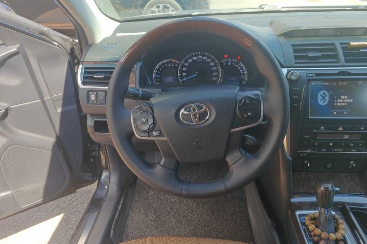 Used Toyota Camry 2016 2.5G 10th Anniversary Deluxe Navigation Edition Steering Wheel