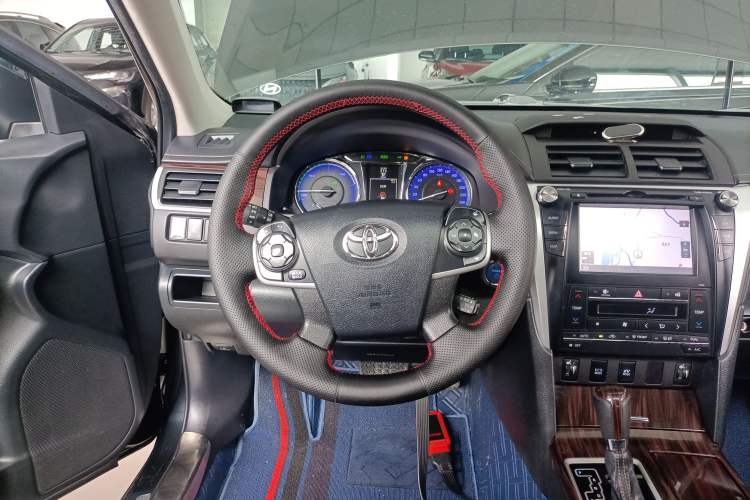 Used Toyota Camry 2016 Dual-Engine 2.5 HG 10th Anniversary Deluxe Navigation Edition Steering Wheel