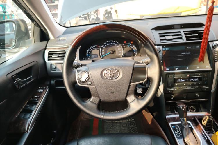 Used Toyota Camry 2016 2.0G 10th Anniversary Leading Edition Steering Wheel