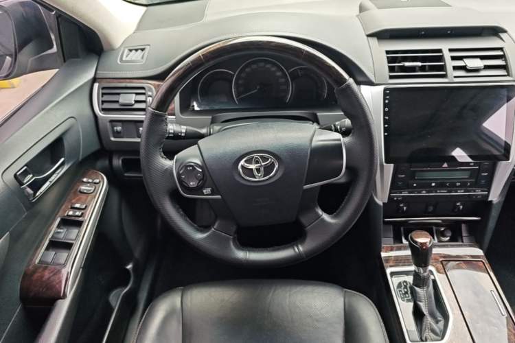 Used Toyota Camry 2016 2.0G 10th Anniversary Leading Edition Steering Wheel