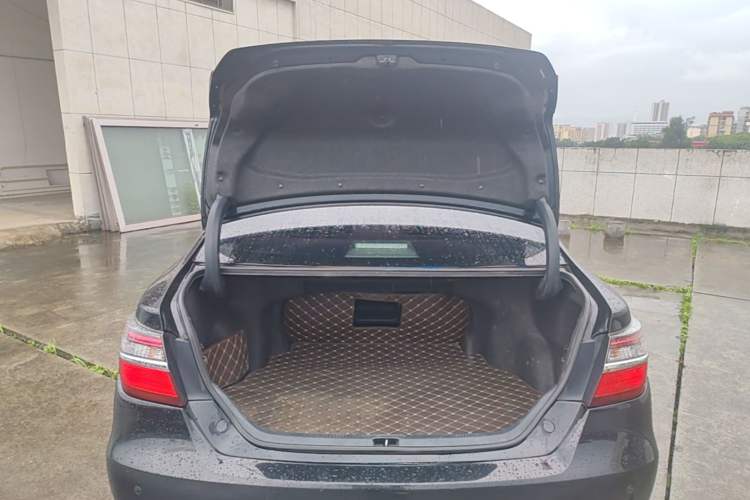 Used Toyota Camry 2016 2.0G 10th Anniversary Luxury Edition Trunk