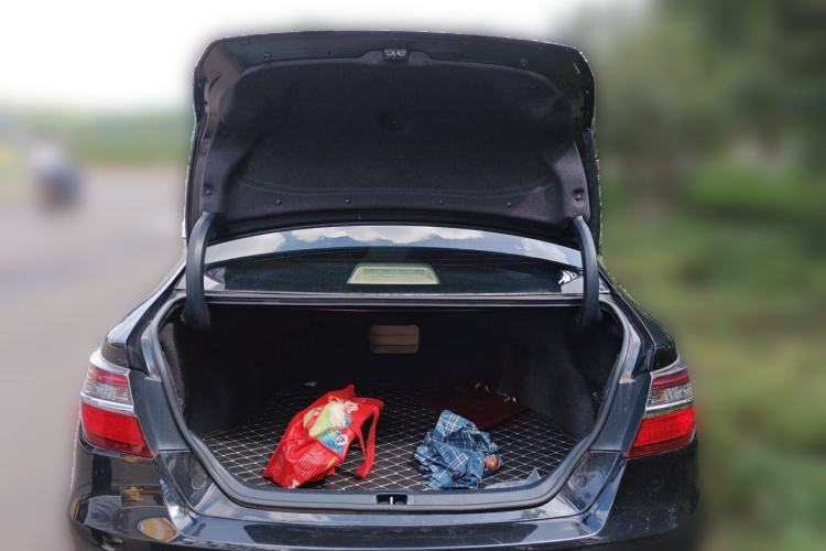 Used Toyota Camry 2016 2.0G 10th Anniversary Leading Edition Trunk
