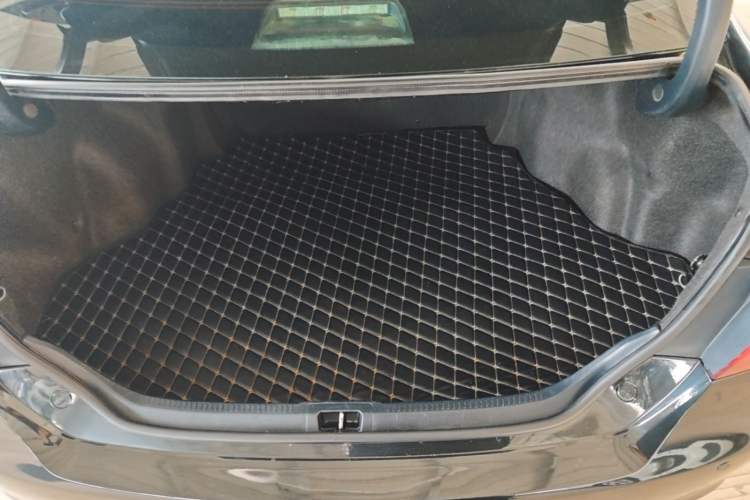 Used Toyota Camry 2016 2.0G 10th Anniversary Leading Edition Trunk