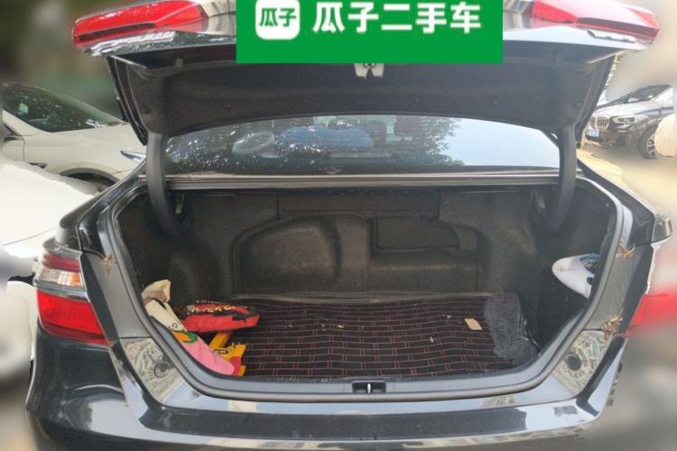 Used Toyota Camry 2016 Dual-Engine 2.5 HG 10th Anniversary Deluxe Navigation Edition Trunk