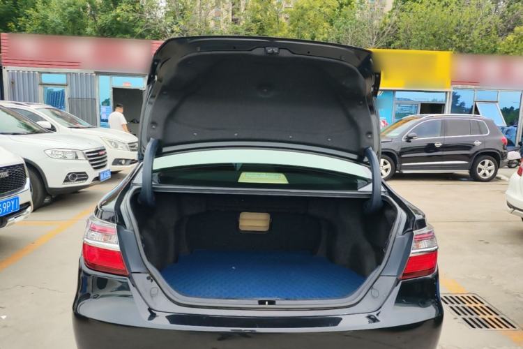 Used Toyota Camry 2016 2.0E 10th Anniversary Elite Edition Trunk