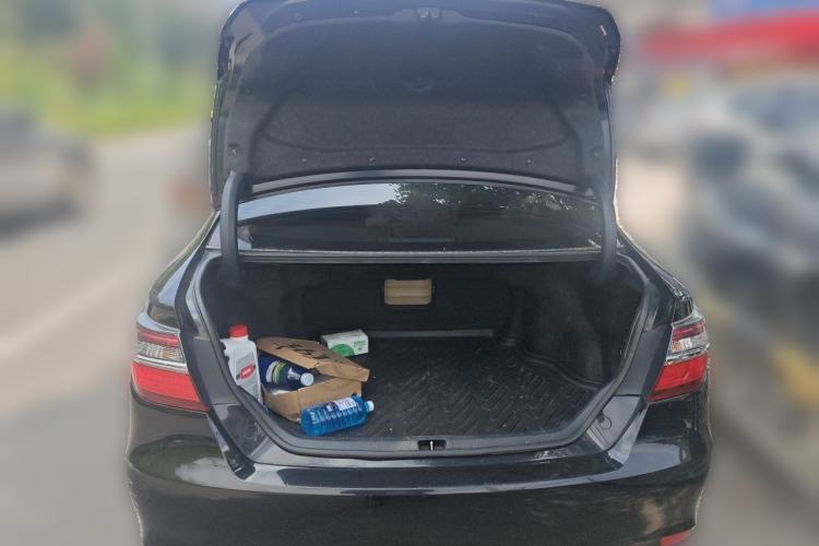 Used Toyota Camry 2016 2.0G 10th Anniversary Leading Edition Trunk