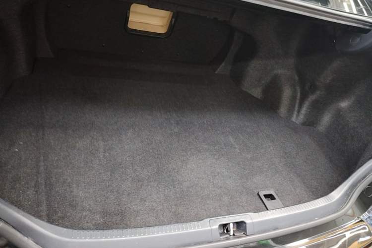 Used Toyota Camry 2016 2.0G 10th Anniversary Leading Edition Trunk