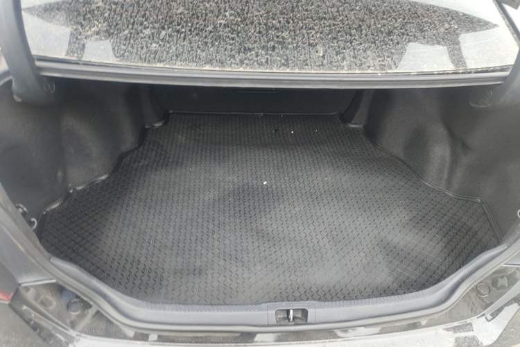 Used Toyota Camry 2016 2.0G 10th Anniversary Leading Edition Trunk