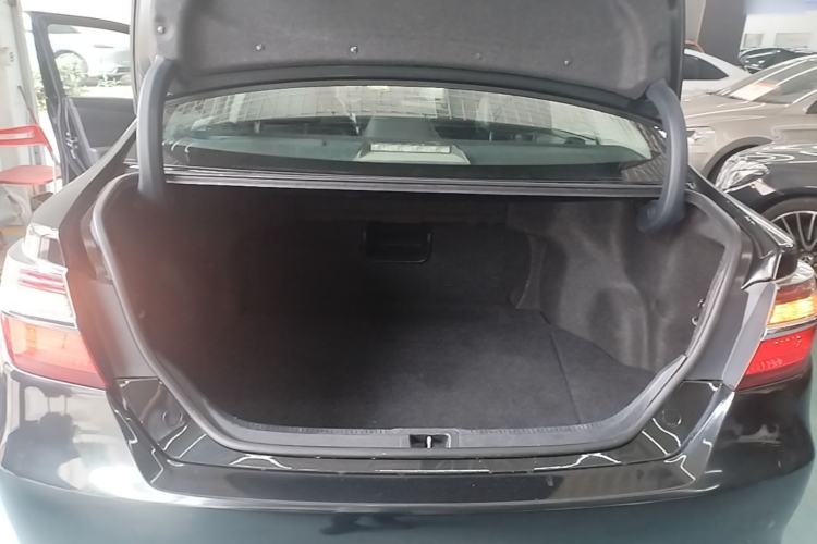Used Toyota Camry 2016 2.0G 10th Anniversary Leading Edition Trunk