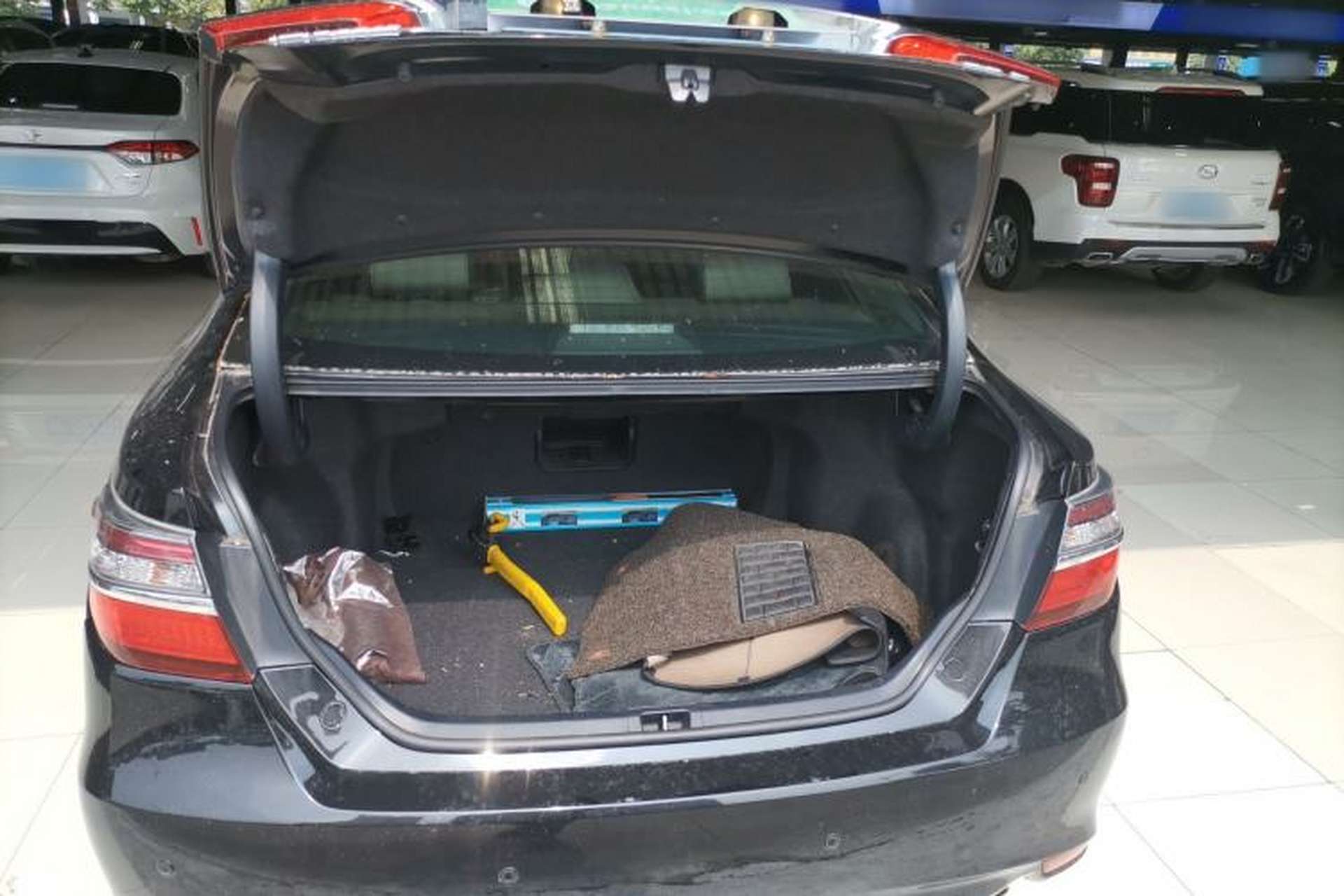 Used Toyota Camry 2016 2.0G 10th Anniversary Leading Edition Trunk
